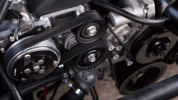 Moteur V8 automobile illustrant le retour des motorisations thermiques sur pick-up